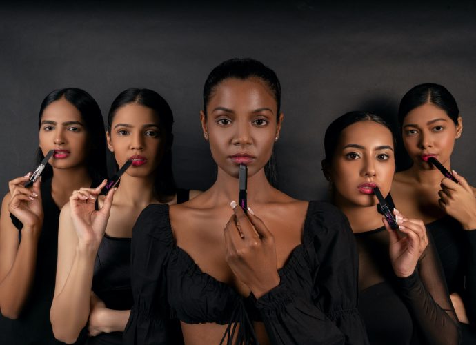 Renee Cosmetics launches “Madness” – Black PH Lipstick